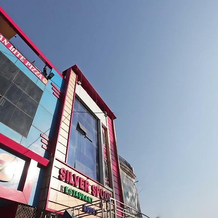 Oyo 38520 Hotel Silverspoon Roorkee Esterno foto
