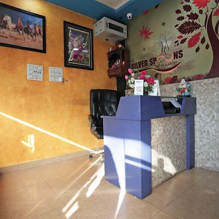 Oyo 38520 Hotel Silverspoon Roorkee Esterno foto