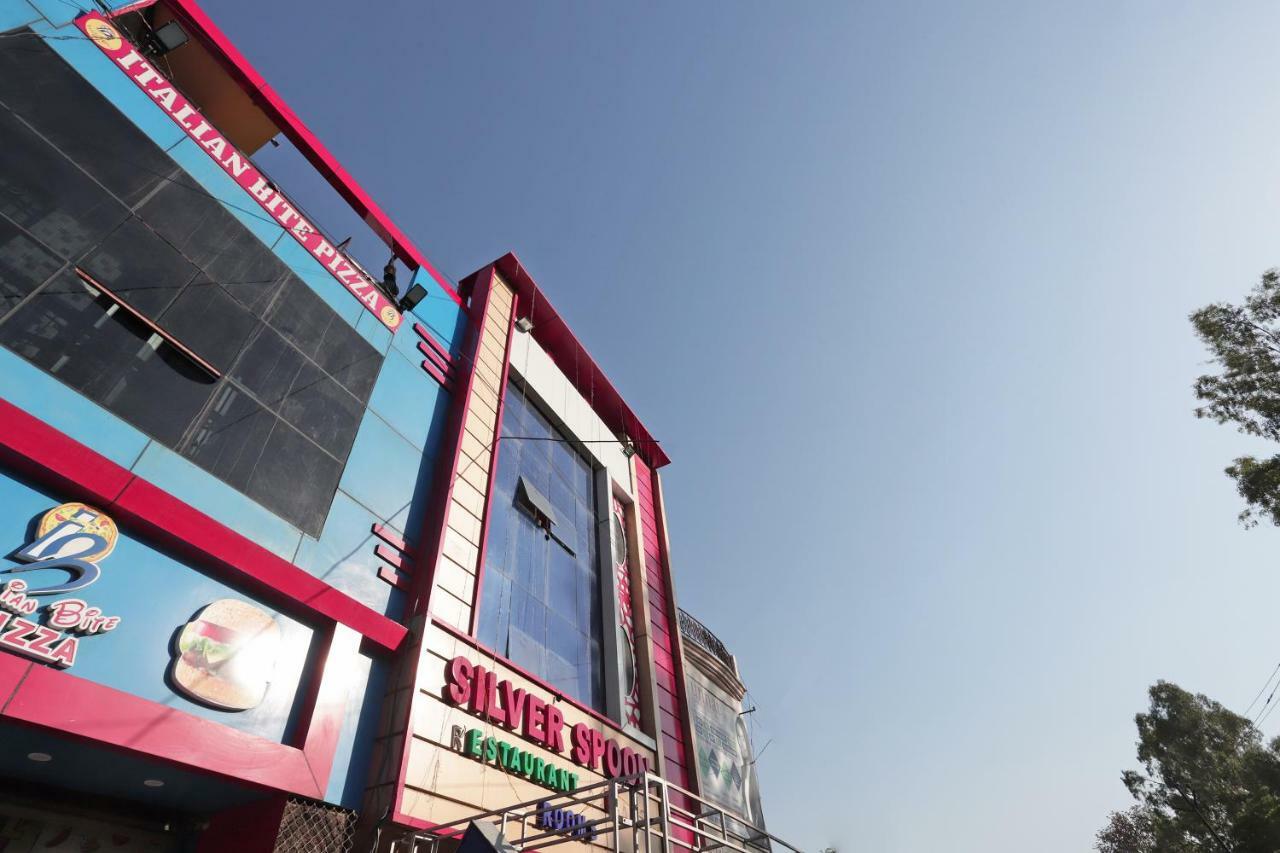 Oyo 38520 Hotel Silverspoon Roorkee Esterno foto